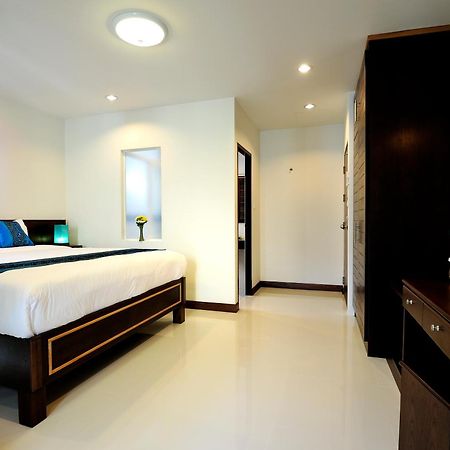 Ruen Buathong Boutique Hotel Patong Beach Екстер'єр фото